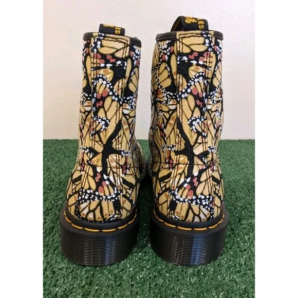 Dr. Martens 1460W Butterfly Print‎ Lace Up Boots Women's US Size 7 - Picture 5 of 8